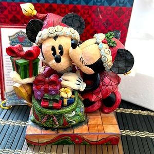 Disney ‘A Christmas Kiss’ Collectable